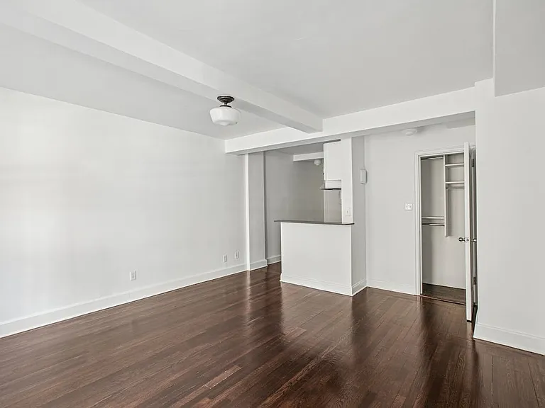 253 W 72nd St #503 — Photo 4