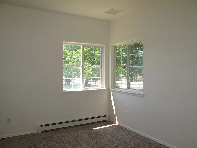 2479 Wellington Ct — Photo 9