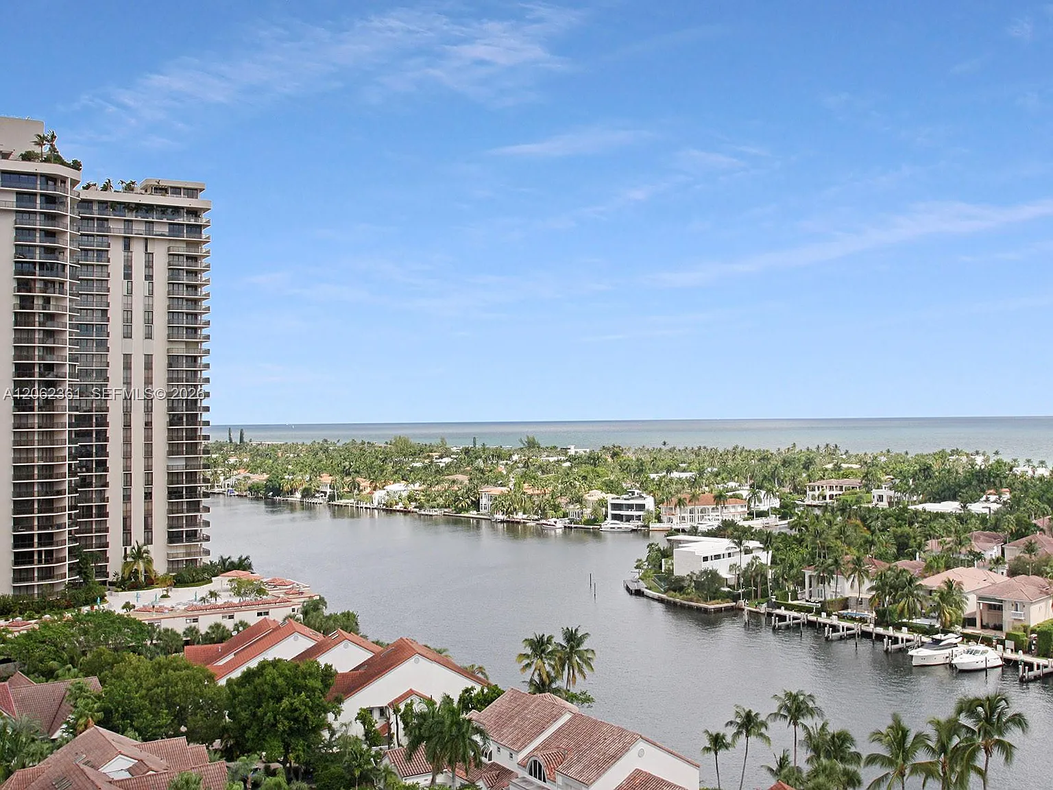 Turnberry Towers Condo — Photo 2