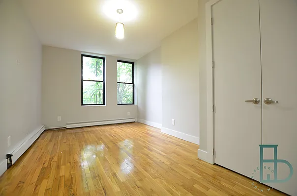 Rented by Miron Realty Group | media 19