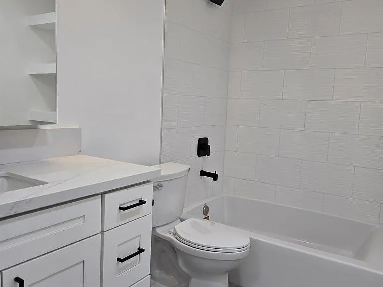 110 W Island Ave — Photo 9