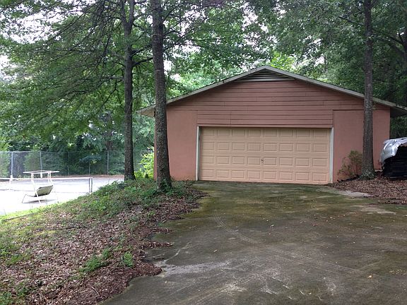 Detached Garage/Workshop