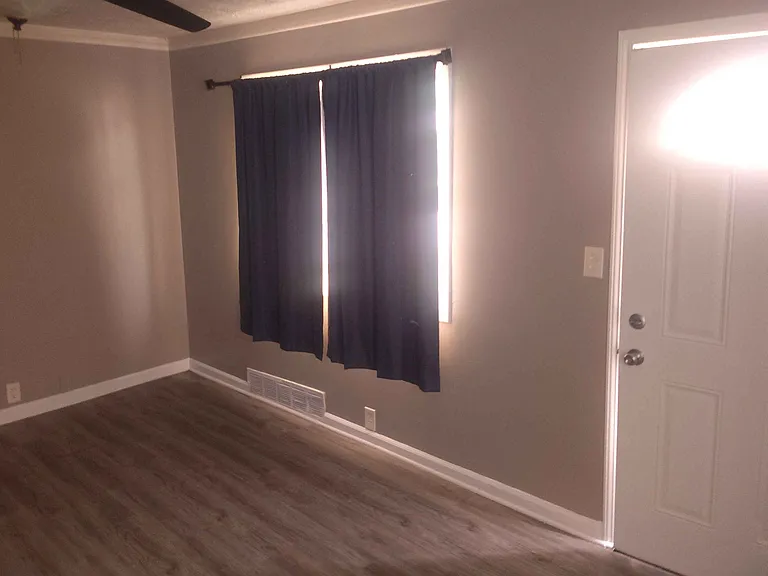 2922 Colorado Ave — Photo 5