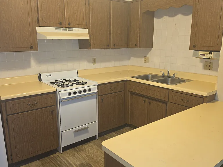 600 Henderson Ave #1 — Photo 11
