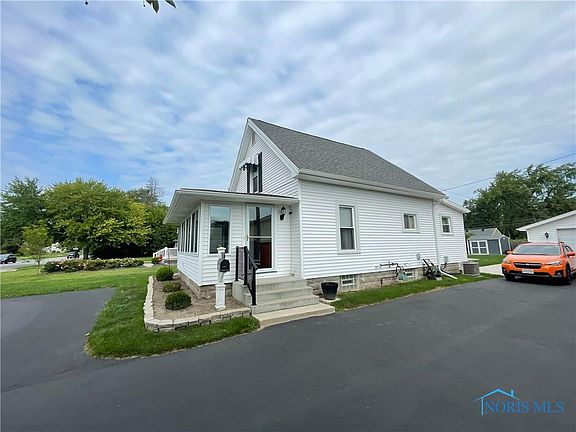 5th image of 5322 W Bancroft St
