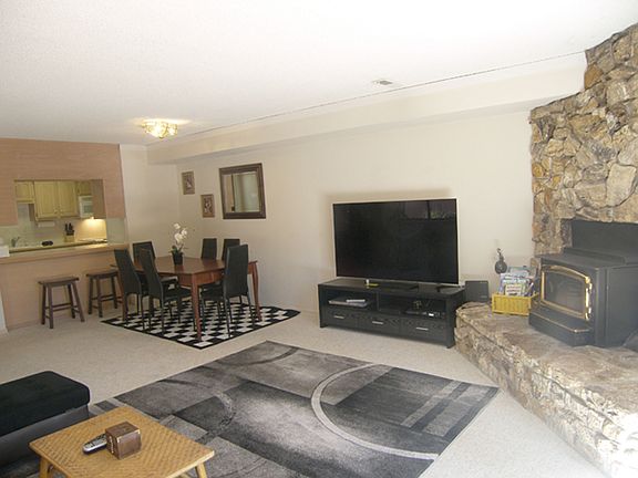 4th image of 861 Southwood Blvd Unit 8