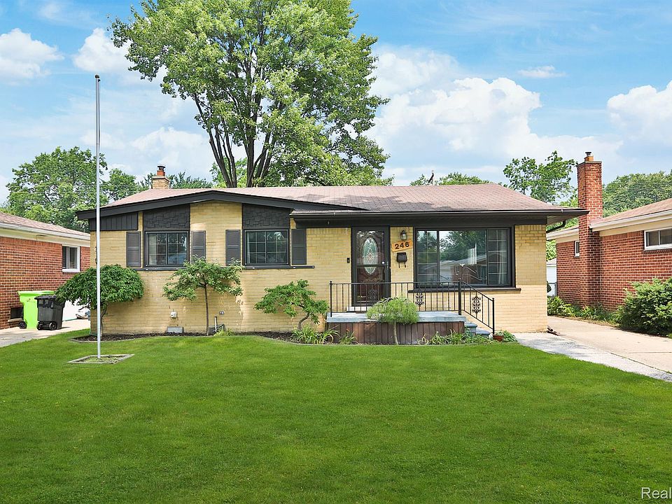 1st image of 246 Royal Park Ln