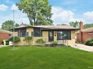 246 Royal Park Ln, Madison Heights, MI