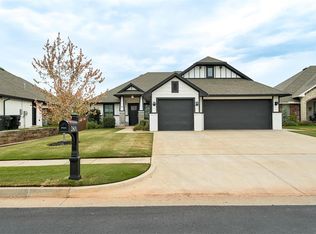 2801 SE 22nd St, Moore, OK 73160