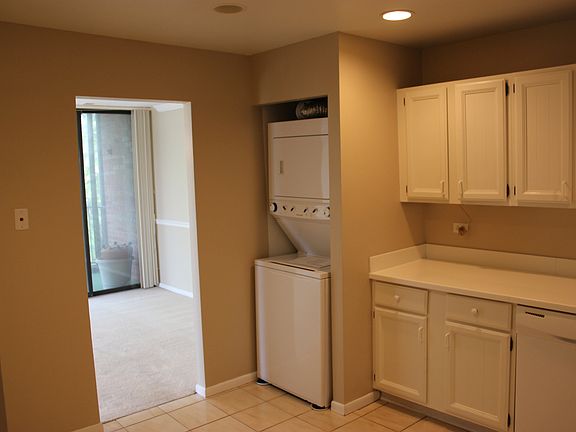 5th image of 123 Acacia Dr Unit 413