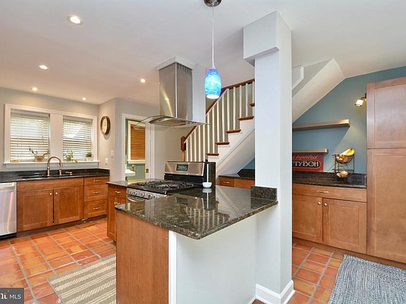 5th image of 1215 Powhatan St