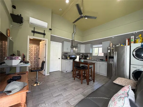 312 N Pasadena Ave, Azusa, CA 91702