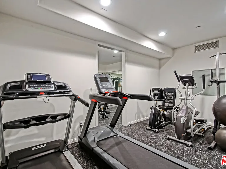 1875 S Beverly Glen Blvd #101 — Photo 37