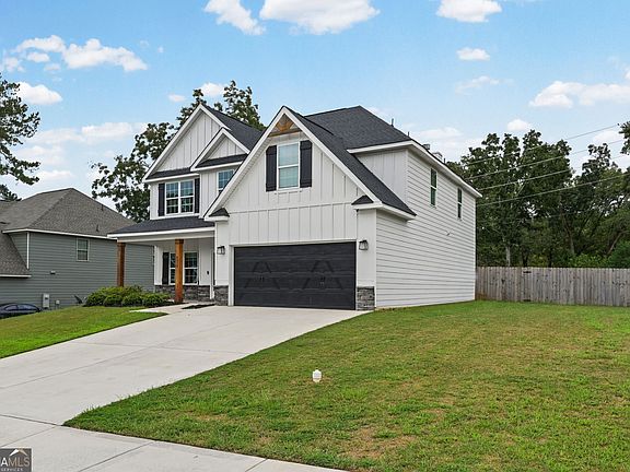 2nd image of 4315 Cornwall Dr