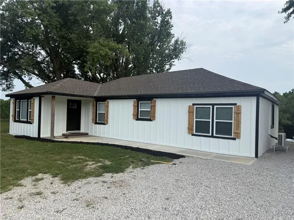19807 NE 192nd St, Holt, MO 64048