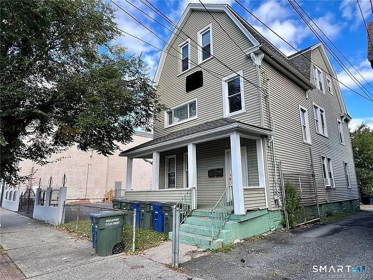 1102 E Main St #1 — Photo 1