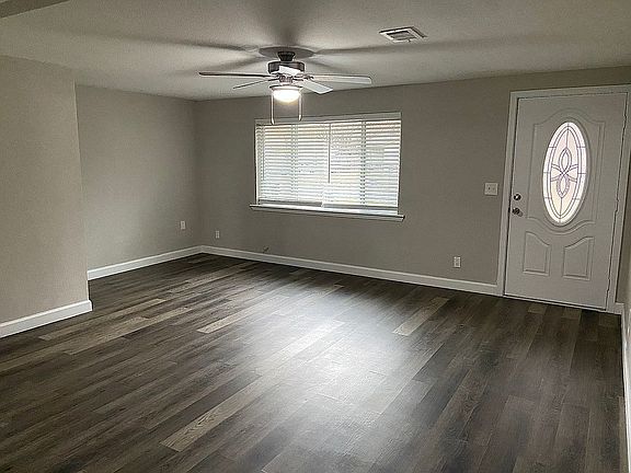 5th image of 3939 Kearby St