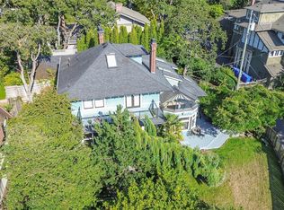 1377 Rockland Ave, Victoria, BC V8S1V7