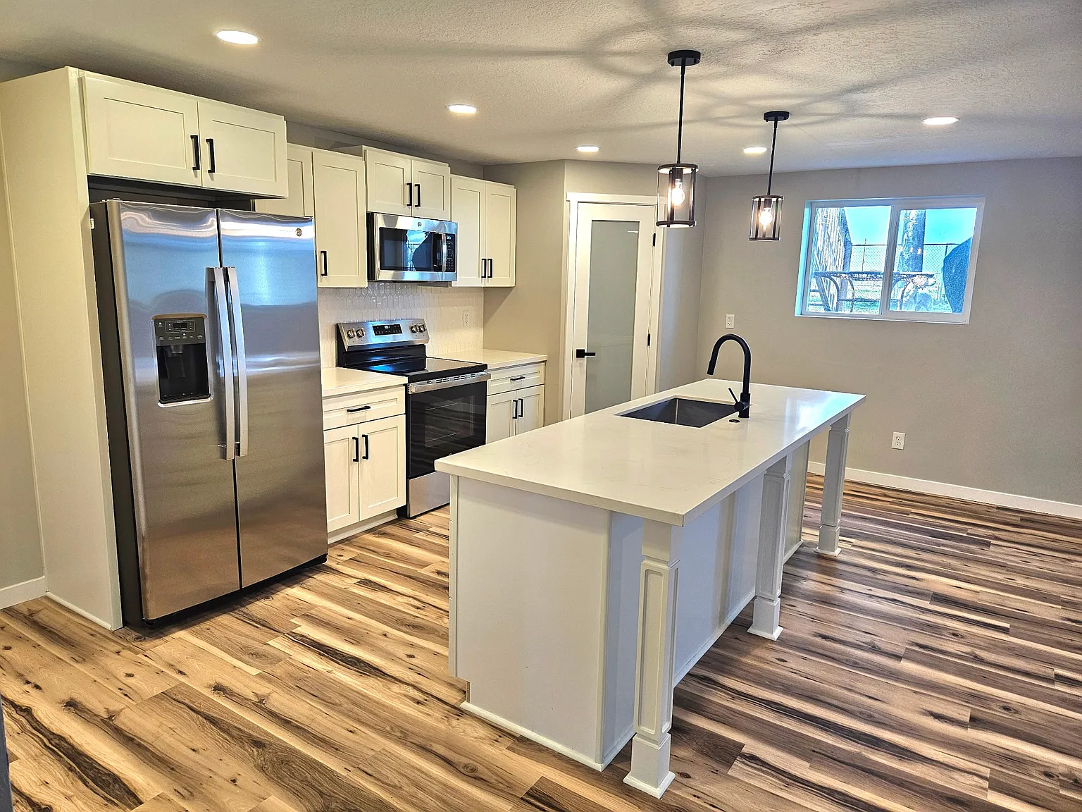 2 bed, 1375 sqft, $1,795 — Photo 4