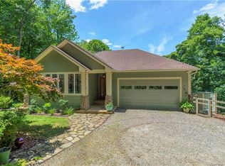 25 Emmaus Rd, Asheville, NC 28805