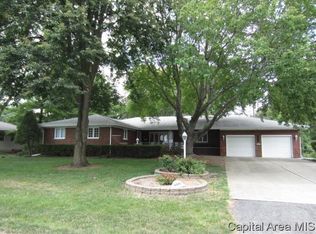 2207 Greenbriar Rd, Springfield, IL 62704