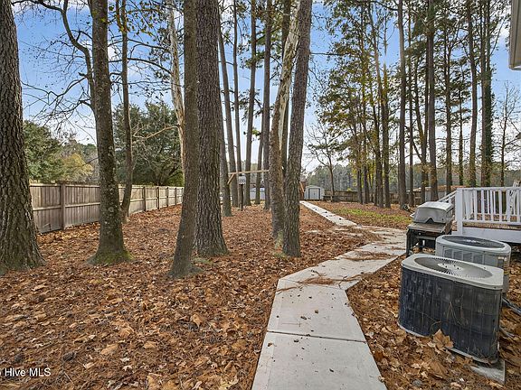 5th image of 266 North Drive