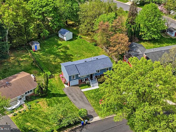 3rd image of 6917 Jenkins Ln