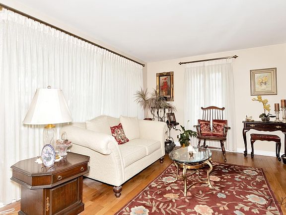 3rd image of 109 N Linden Ave