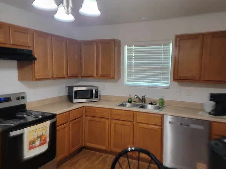 1408 S Hart Ave — Photo 11