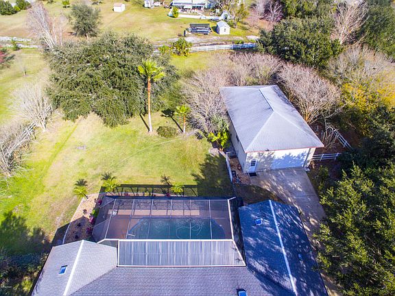 4th image of 320 Quiet Trail Dr
