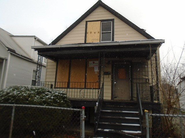 1st image of 5711 S Hoyne Ave