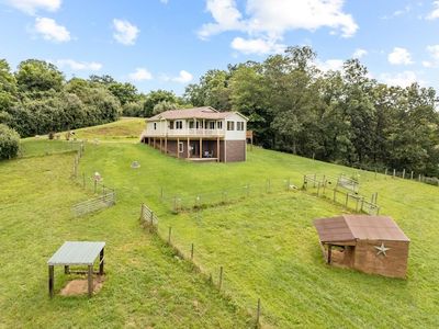 147 Journey Ln, Dugspur, VA, 24325