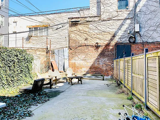 Rented by Blue Egg Realty Corp | media 4