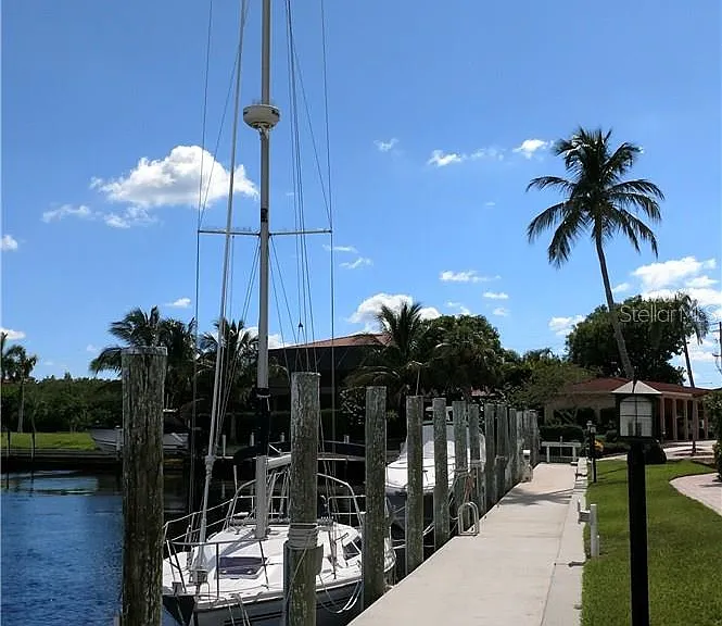 1 Colony Point Dr — Photo 5