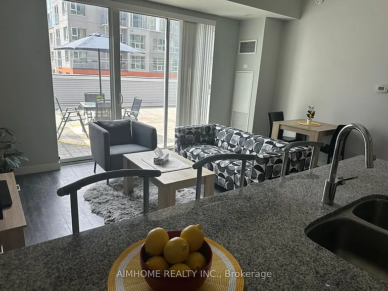318 Spruce St #309 — Photo 20