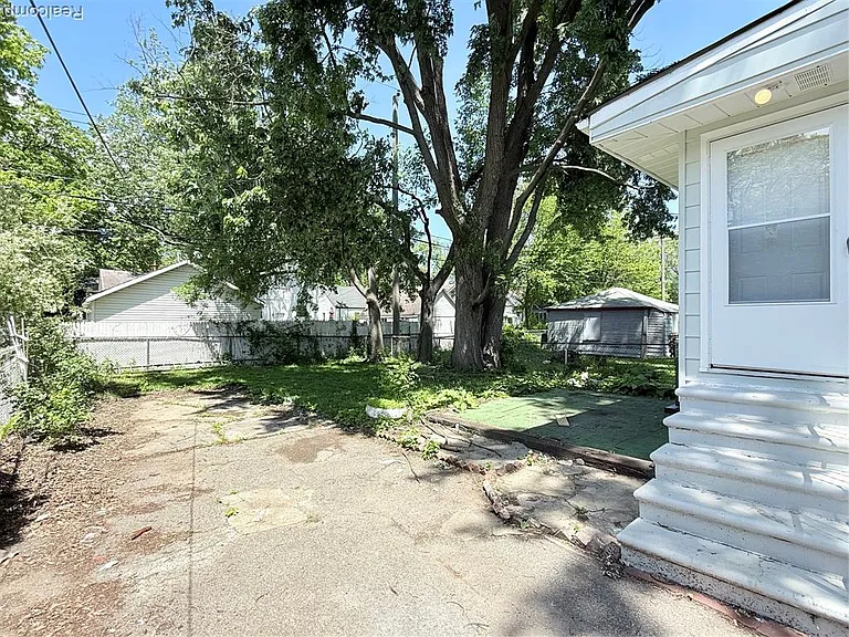 266 W Bennett Ave — Photo 5