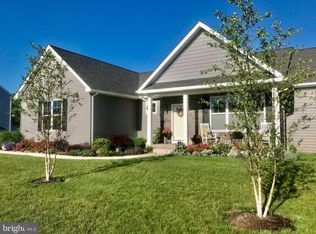 38 Avalon Cir, Barto, PA 19504