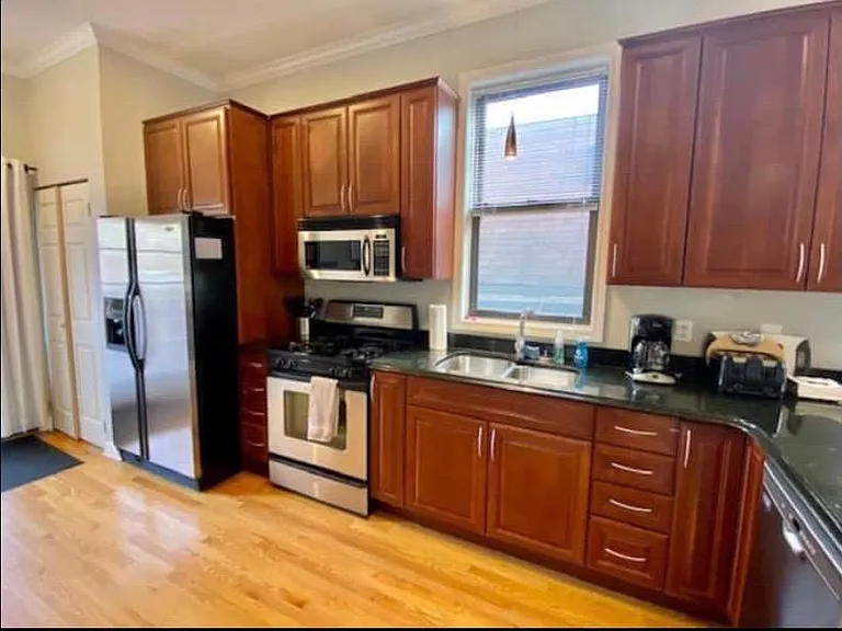 1434 W Fletcher St #2F — Photo 10