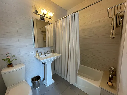 Rented by Carnegie Hill Place | media 18