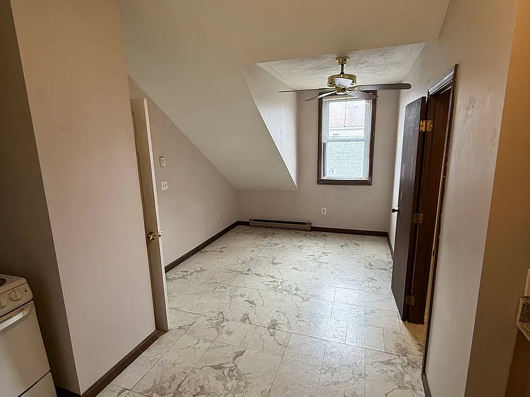 7 Church Ct #3 — Photo 4