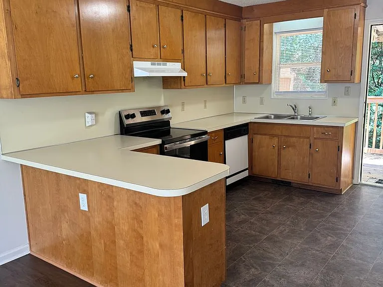 2077 N Whisnant Ave — Photo 12