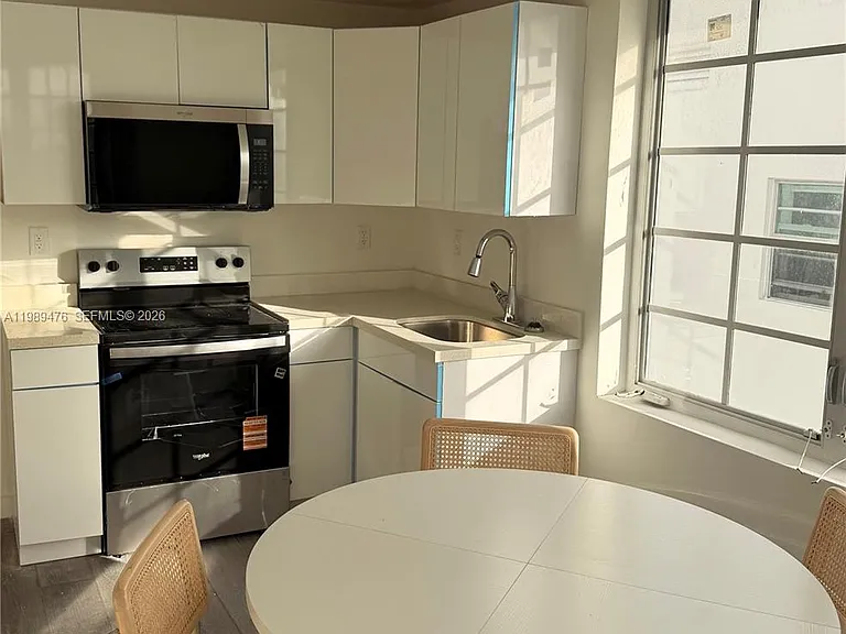 1525 Euclid Ave #14 — Photo 1