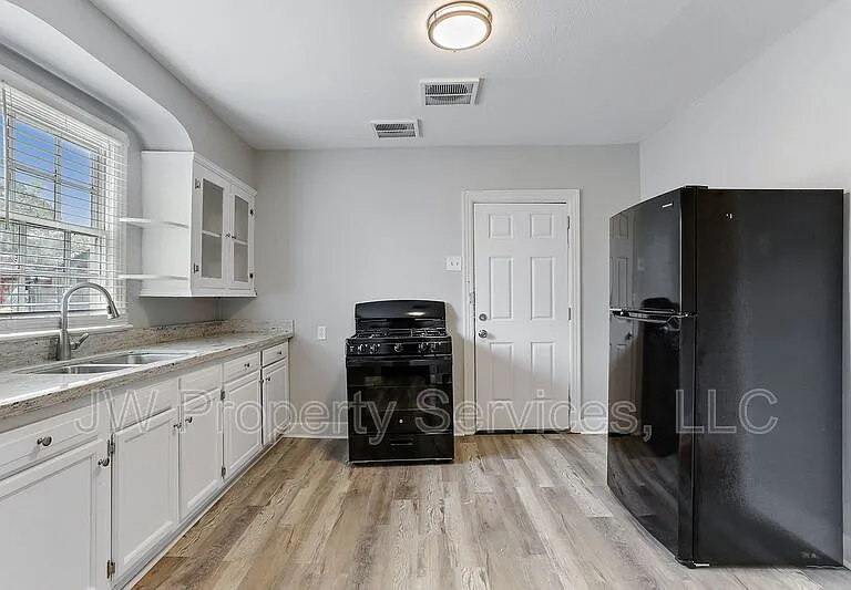 1540 Richland Rd — Photo 5