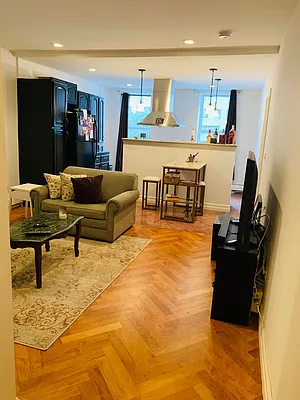 Rented by Realty Collective | media 6