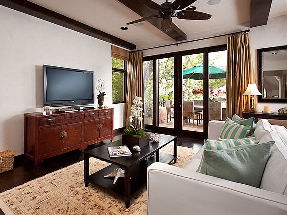 Living Room Opens to Dining 