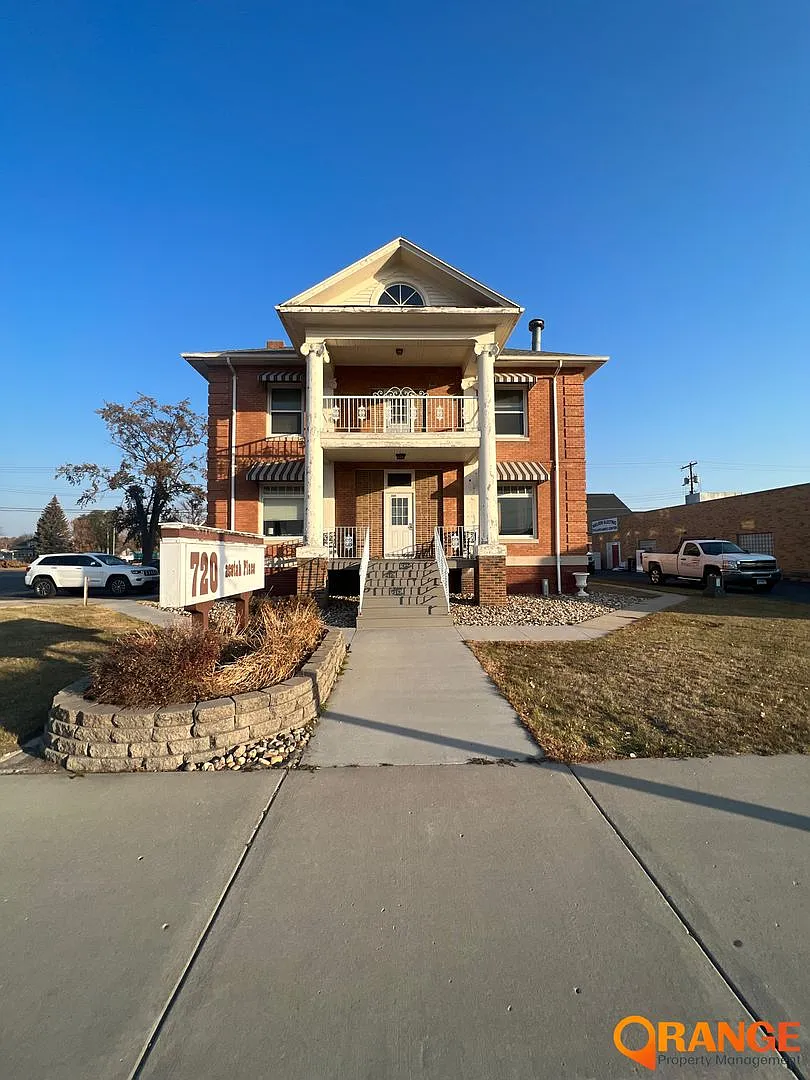 720 Dakota Ave — Photo 1