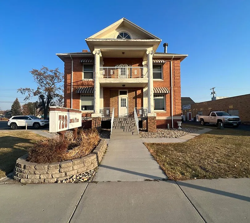 720 Dakota Ave