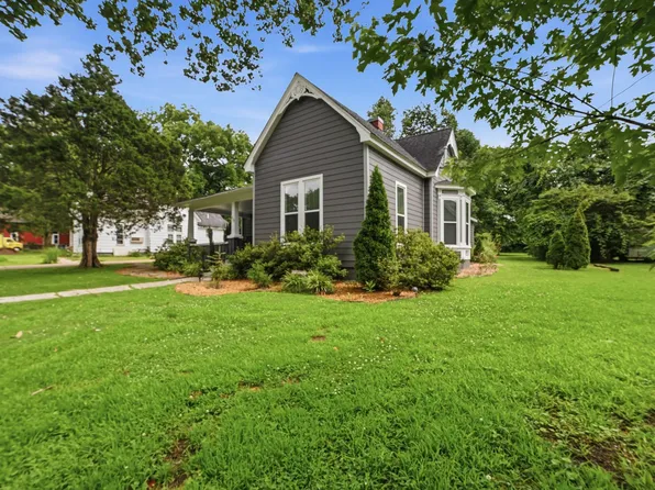 113 White St, Martin, TN 38237