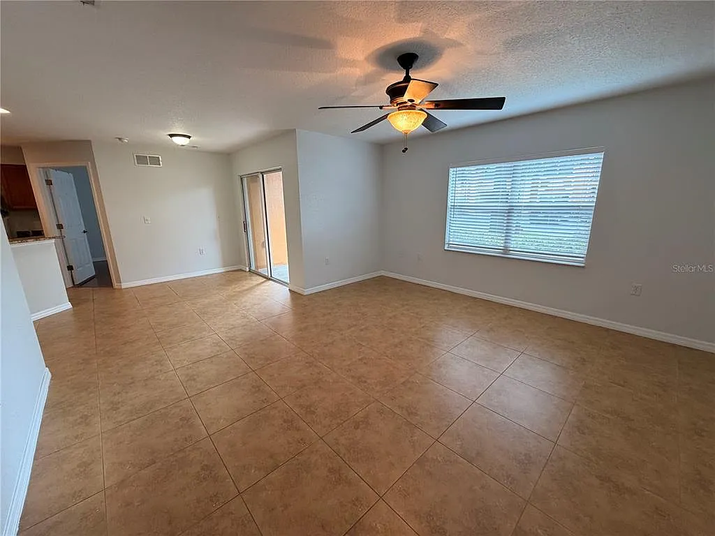 2 bed, 2.0 bath, 951 sqft, $1,650 — Photo 3