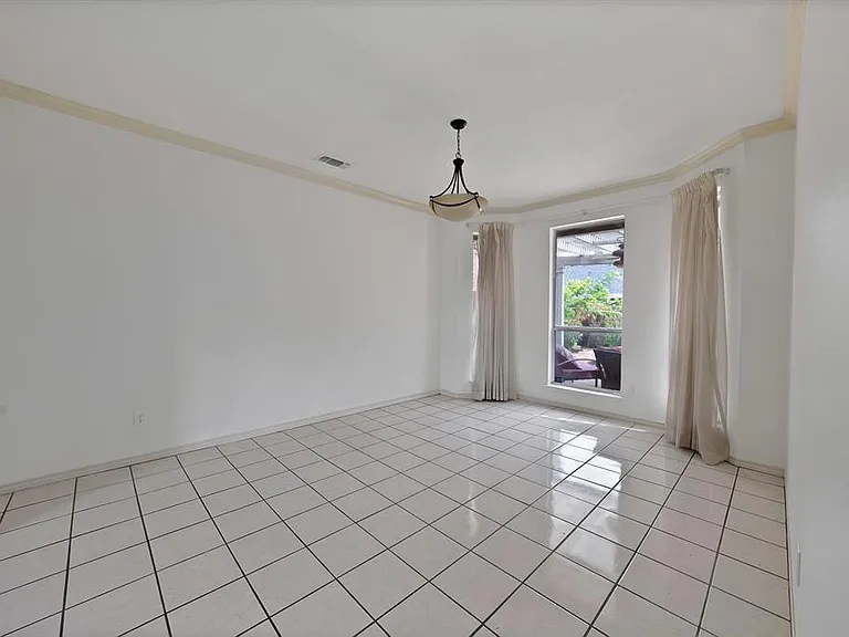 2116 Houlton Ln — Photo 18